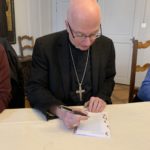 Charles_Morerod_signant